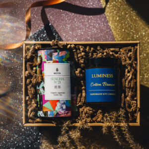 Zestaw prezentowy – świeca sojowa LUMINESS i organiczna japońska zielona herbata sencha
