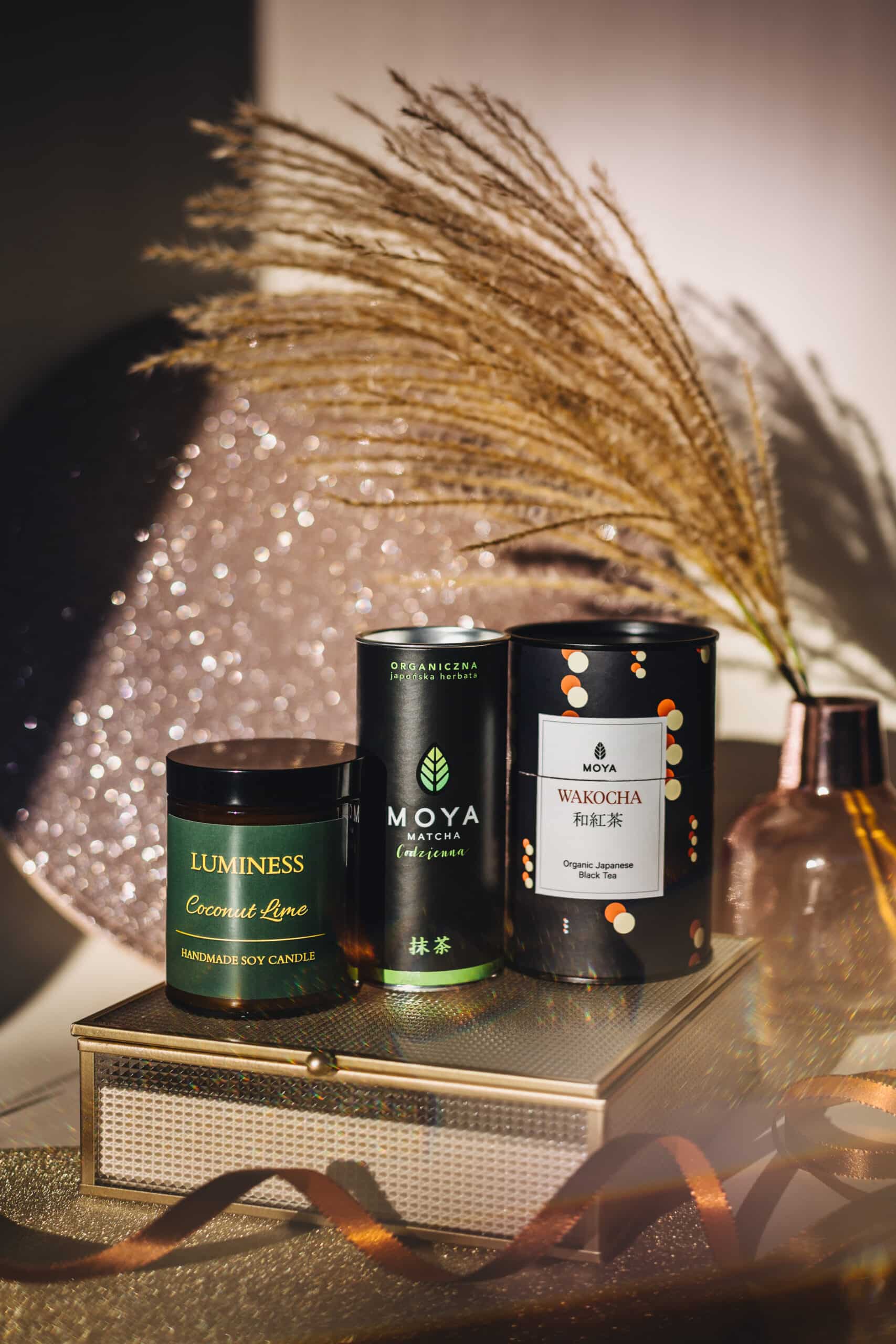 Zestaw prezentowy – świeca sojowa LUMINESS oraz organiczne japońskie herbaty matcha i wakocha - obrazek 2